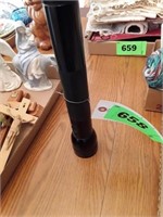 BLACK  D CELL MAGLITE