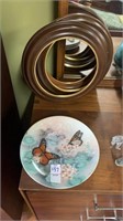 Lot of 3 collector plates with frames