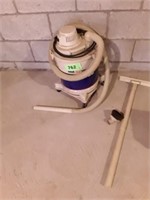 WET DRY SHOP VAC WITH ATTACHMENTS