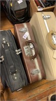 Lot of 3 suitcases