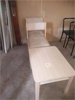 2 contemorary chairs + table