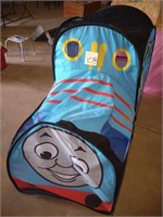 Thomas the train pop up play tent