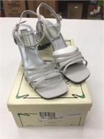Gallery Size 7 Strap Shoes