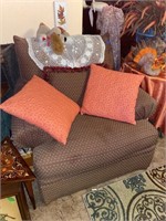 NICE OVER STUFFED CHAIR WITH 3 PILLOWS