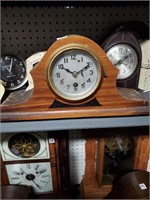 Vtg. Wooden Wind Up Mantel Clock