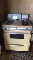 Gas Range Stove in Butter Yellow