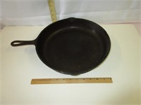 #10 Cast Iron Frying Pan with Heat Ring
