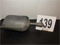 Vintage Aluminum Scoop (R3)