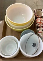 Lot of Pyrex & Fire-king Mixing Bowls