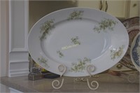 4 Large platters with stands and decorative