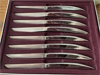 CARVEL HALL STEAK KNIVES SET IN BOX