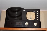 Vintage Collector's Edition Thomas radio