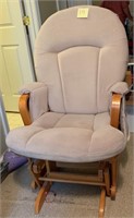 Very nice like-new cushioned glider chair