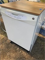 Self Standing Dish Washer - on castors