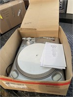 GRIMMS Record Player (w/ instructions)