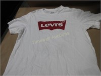 Levis T-Shirt - size medium