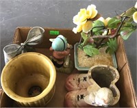 Planters, Figurine