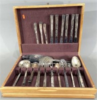 Nobility Windsong Silverplate Flatware in Case
