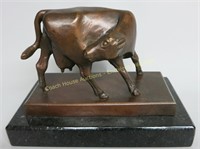 Hebert signed bronze cow, sculpture en bronze