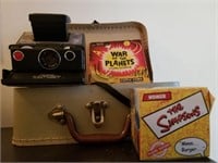 Old PolaroidSX- 70 Land camera, War of the