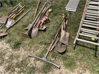 Miscellaneous yard tools, floor squeegee