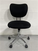 Adjustable chrome cushioned rolling desk chair