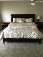 Queen Size Bed (Complete w/Mattress Set)