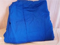 Queen size blue comforter & a hat and glove combo