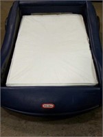 Little Tikes toddler car bed
Bed measures 70" x