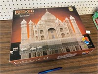3D PUZZLE IN BOX