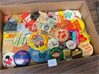 BOX COLLECTIBLE BUTTONS