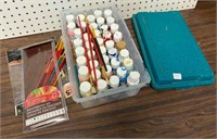 SMALL TOTE PAINT & BRUSHES