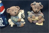 LOT OF TWO BEAR FIGURINES IN RESIN