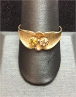 14KT GOLD RING YELLOW & WHITE STONE, 3.2g SIZE 10