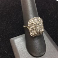 10KT GOLD DIAMOND CLUSTER RING, 3.6g SIZE 7.5