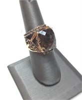 14KT GOLD & SMOKEY QUARTZ RING, 10.8g SIZE 7