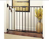 Easy Swing and Lock Gate by Northstates, New.