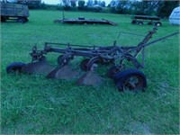 IHC 3-Bottom Pull Plow