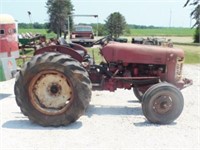 IH 300 Tractor - WF, 2-Point (4956 Hours)