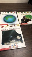 (3) Scholastic First Discovery Books
