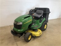 John Deere 111 Lawn Tractor