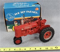 1/16 Farmall M-TA Diesel Tractor