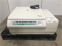 Kendro Lab Products Centrifuge