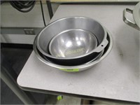 (5) Stainless Steel Mixing Bowls