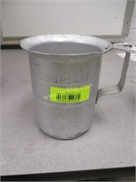 2 Quart Aluminum Measuring Cup