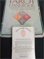 Tarot handbook and cards