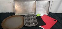 Group of cookie sheets, pizza Pan, muffin tins