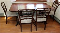 Double Pedestal Duncan Phyfe Table w/ 5 Chairs