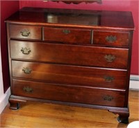 Mahogany 4-Drawer Dresser