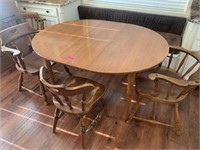 KITCHEN TABLE W 5 CHAIRS 1 IS MISMATCHED
